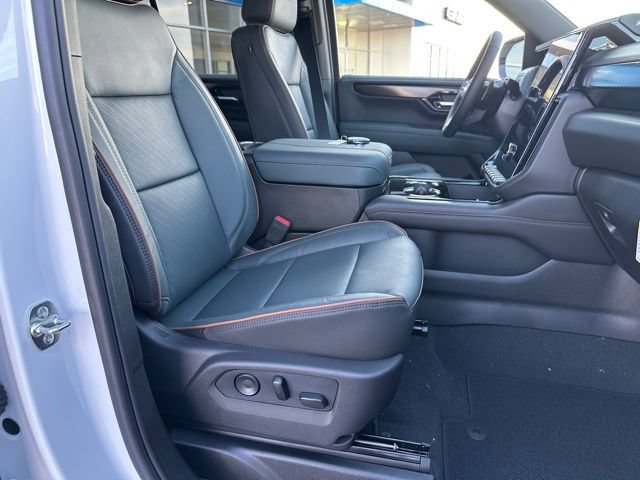 Used 2026 GMC Yukon AT4 w/ AT4 Premium Package AWD/4WD image 11