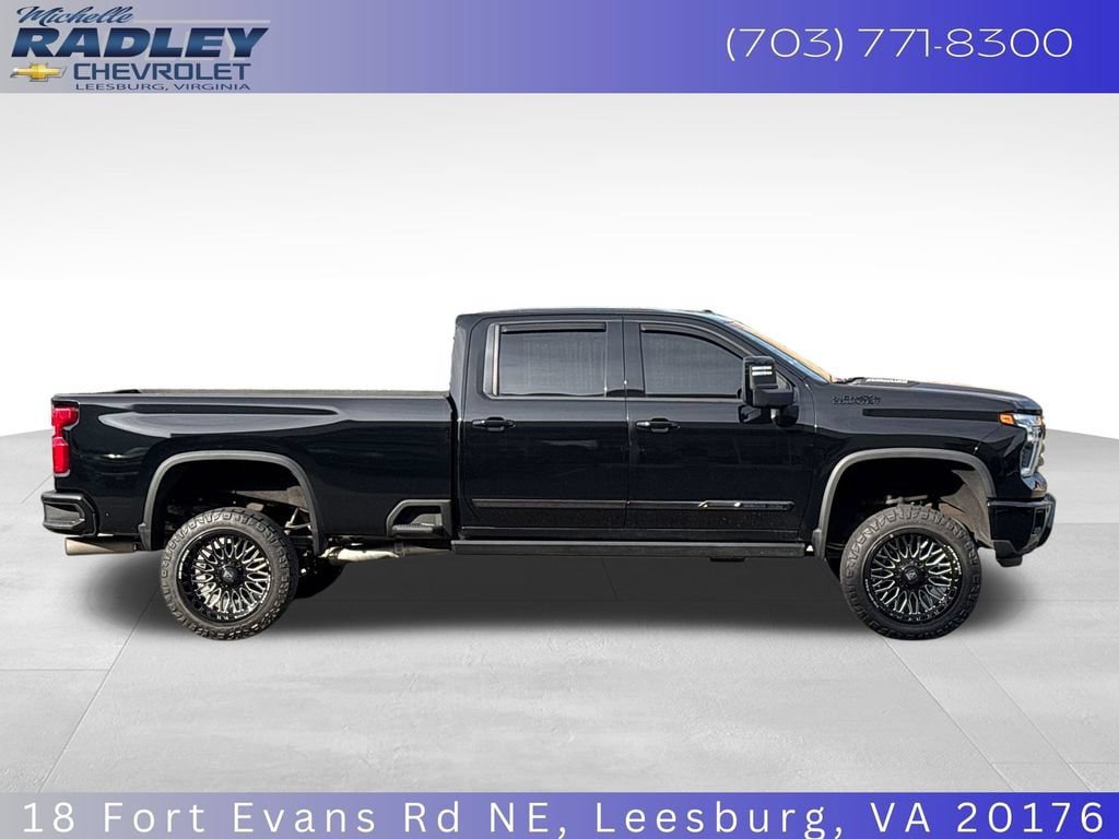 Used 2024 Chevrolet Silverado 3500 High Country w/ Midnight Edition AWD/4WD image 7