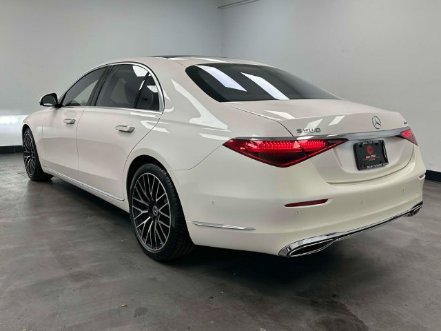 Used 2022 Mercedes-Benz S 580 4MATIC Sedan w/ Rear Seat Package image 10