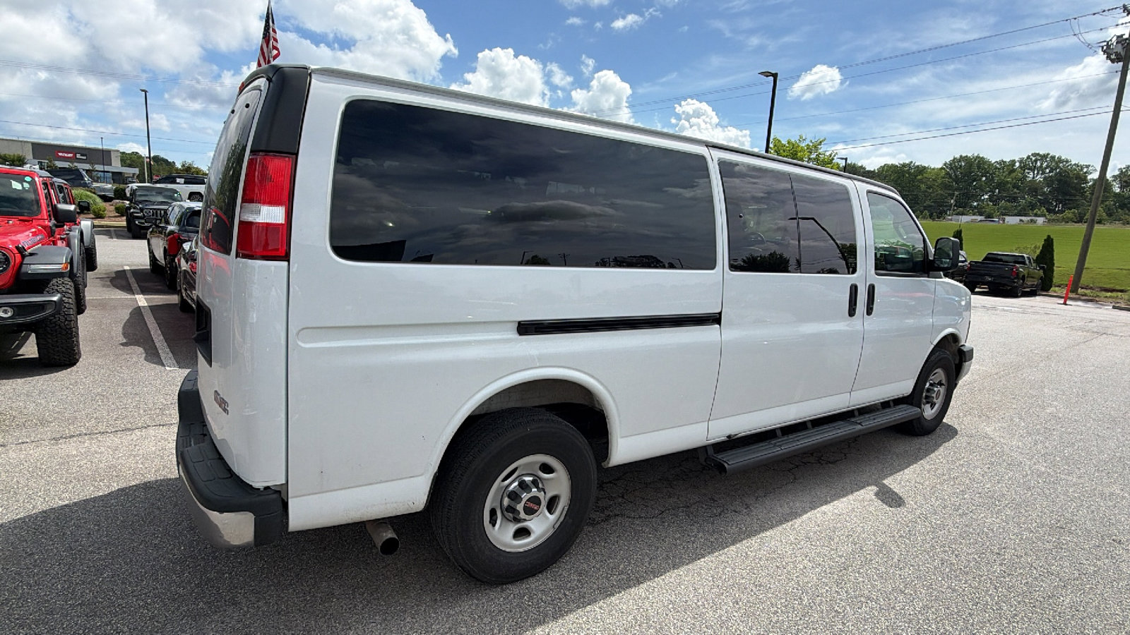 Used 2025 GMC Savana 3500 LT w/ LT Preferred Equipment Group RWD image 8