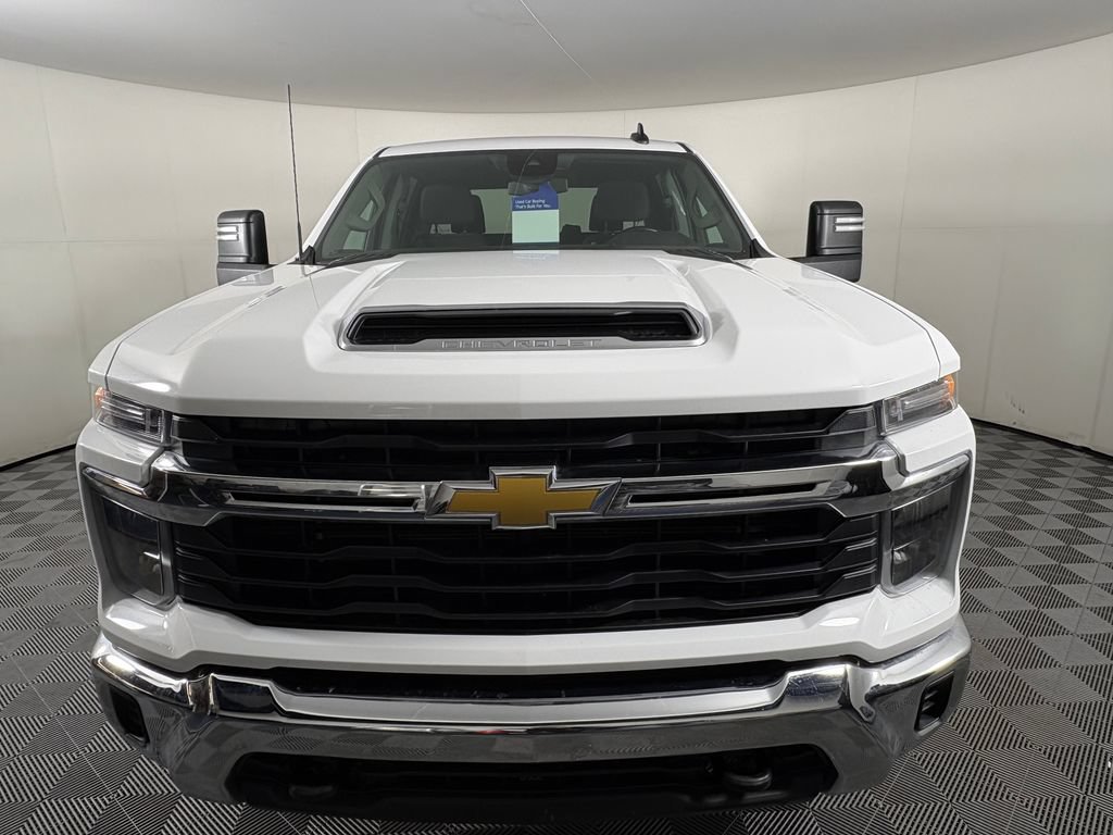 Used 2024 Chevrolet Silverado 3500 LT AWD/4WD image 8