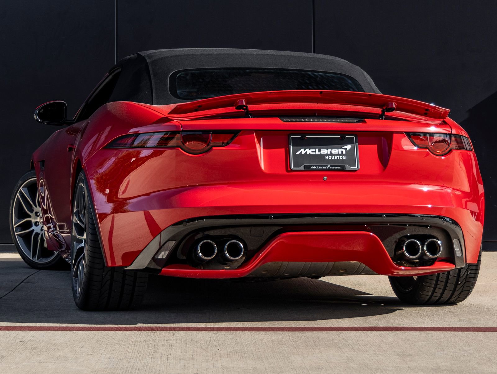 Used 2018 Jaguar F-TYPE R image 6
