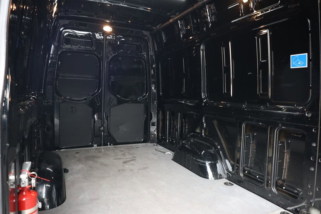Used 2024 Mercedes-Benz Sprinter 2500 w/ Acoustic Package image 24