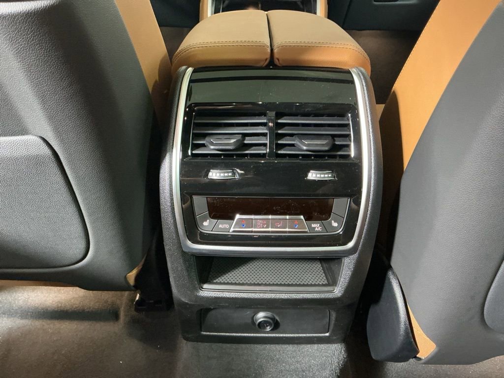 New 2026 BMW X6 xDrive40i AWD/4WD image 32