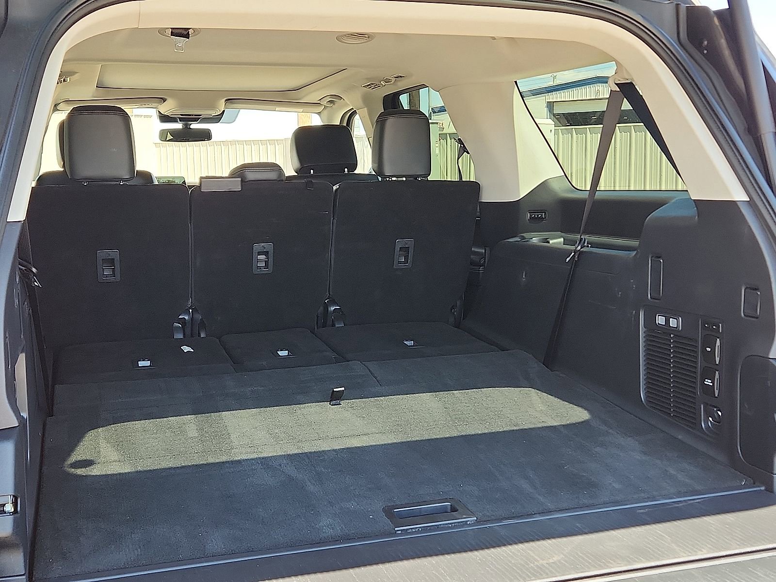 Used 2025 Ford Expedition Max Platinum AWD/4WD image 8