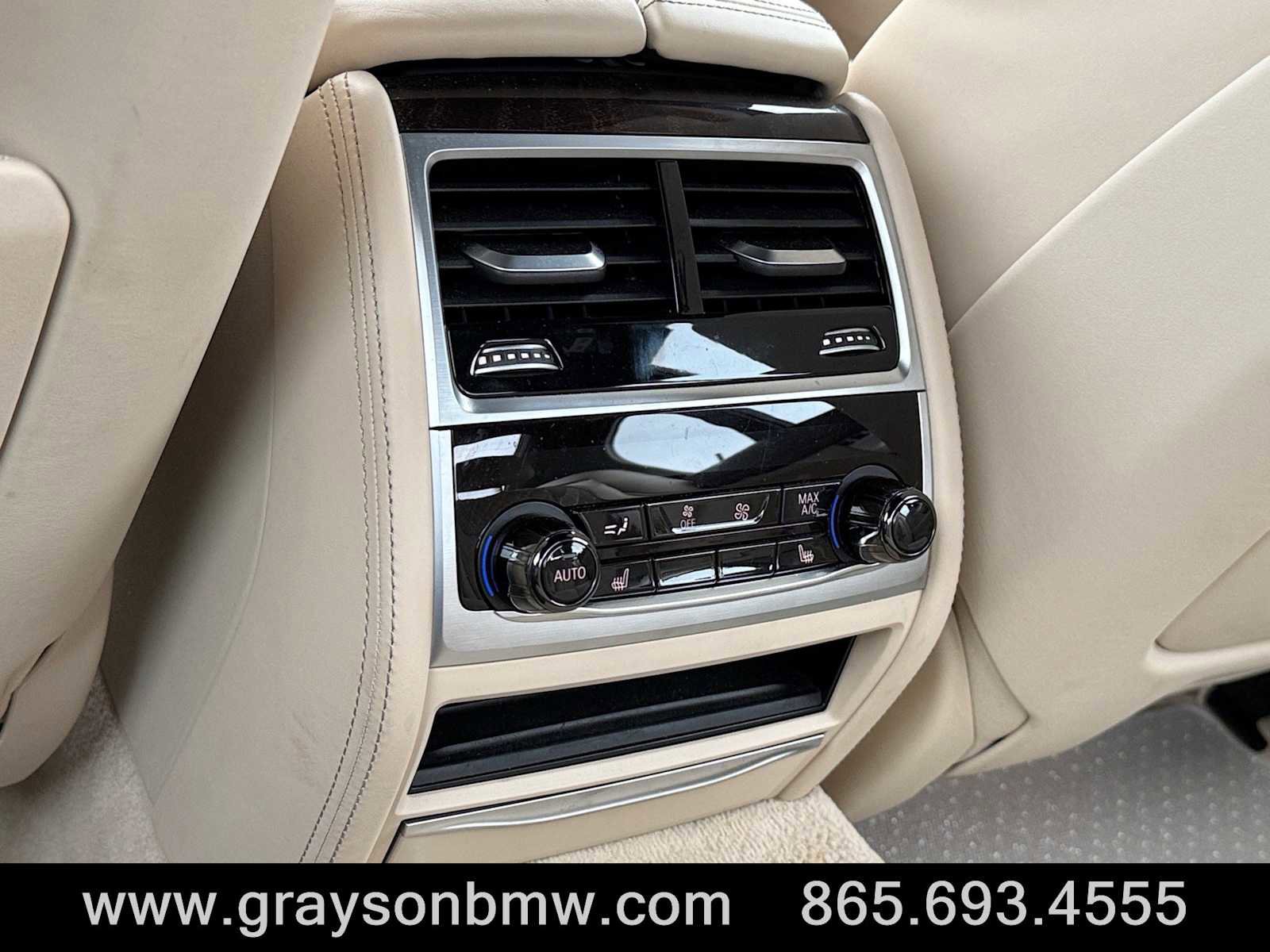 Used 2020 BMW 750i xDrive w/ Executive Package image 34