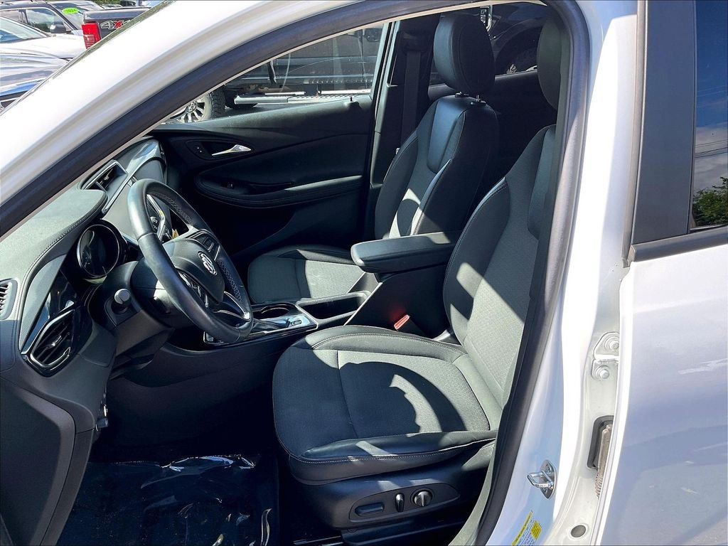 Used 2023 Buick Encore GX Select AWD/4WD image 10