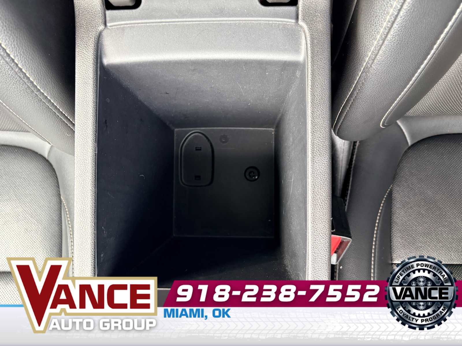 Used 2023 GMC Acadia SLT AWD/4WD image 39