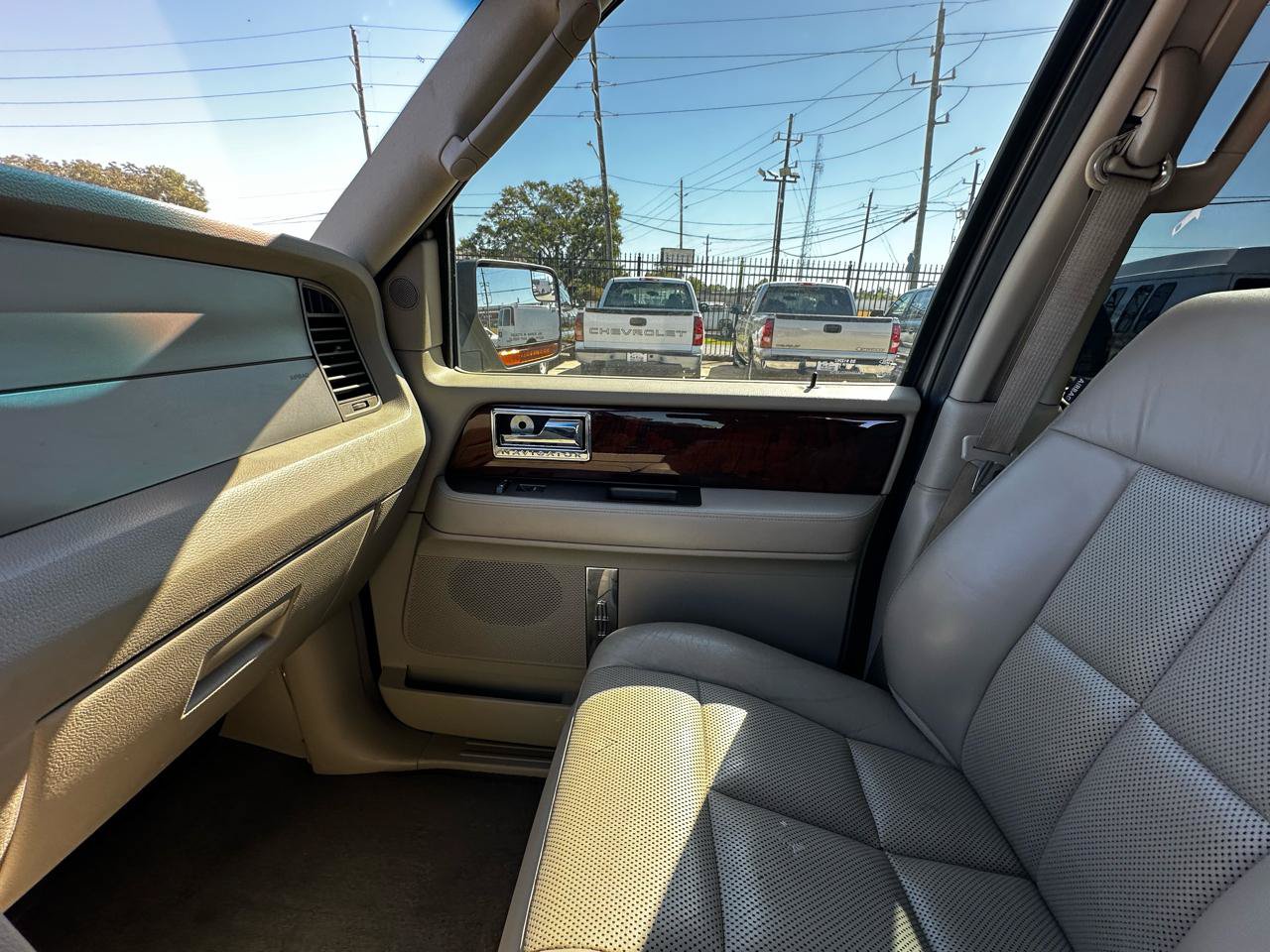 Used 2012 Lincoln Navigator 2WD image 55