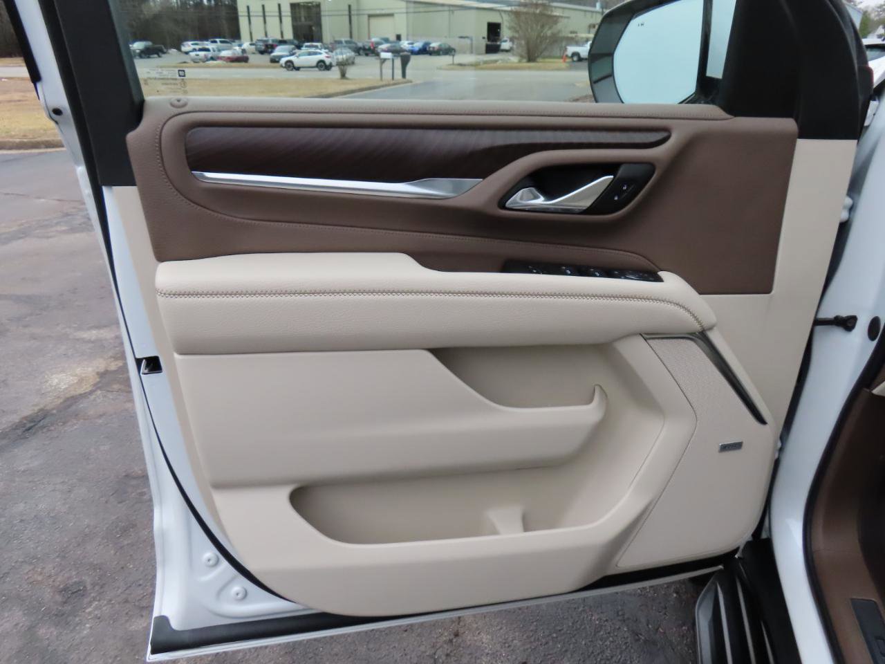 Used 2024 GMC Yukon Denali w/ Advanced Technology Package image 16