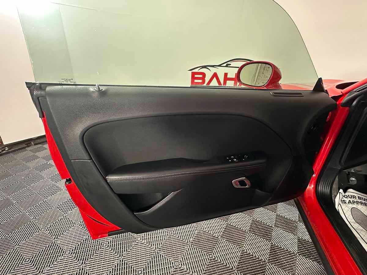 Used 2020 Dodge Challenger SXT RWD image 15