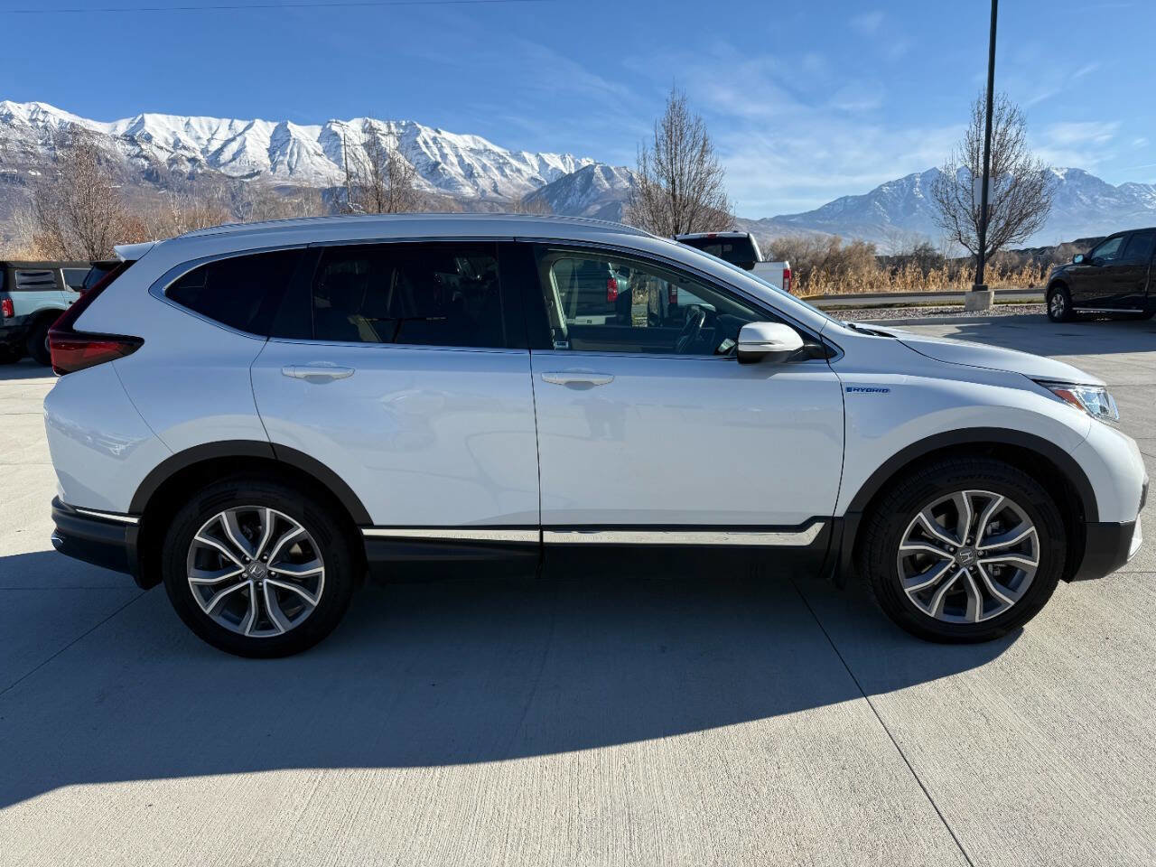 Used 2022 Honda CR-V Touring image 2