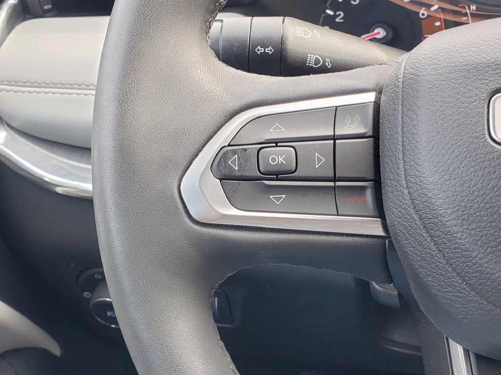 Used 2023 Jeep Compass Limited AWD/4WD image 11