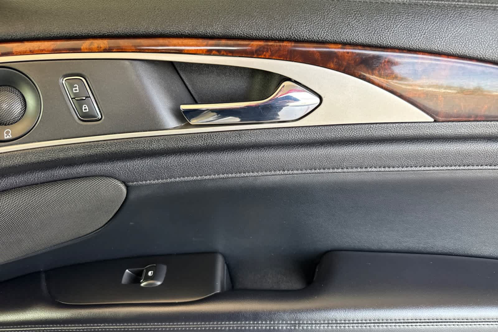 Used 2019 Lincoln MKZ Reserve w/ Reserve Plus Package FWD image 18