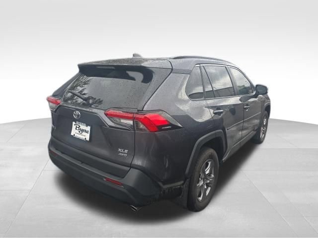 Used 2024 Toyota RAV4 XLE w/ Convenience Package image 6