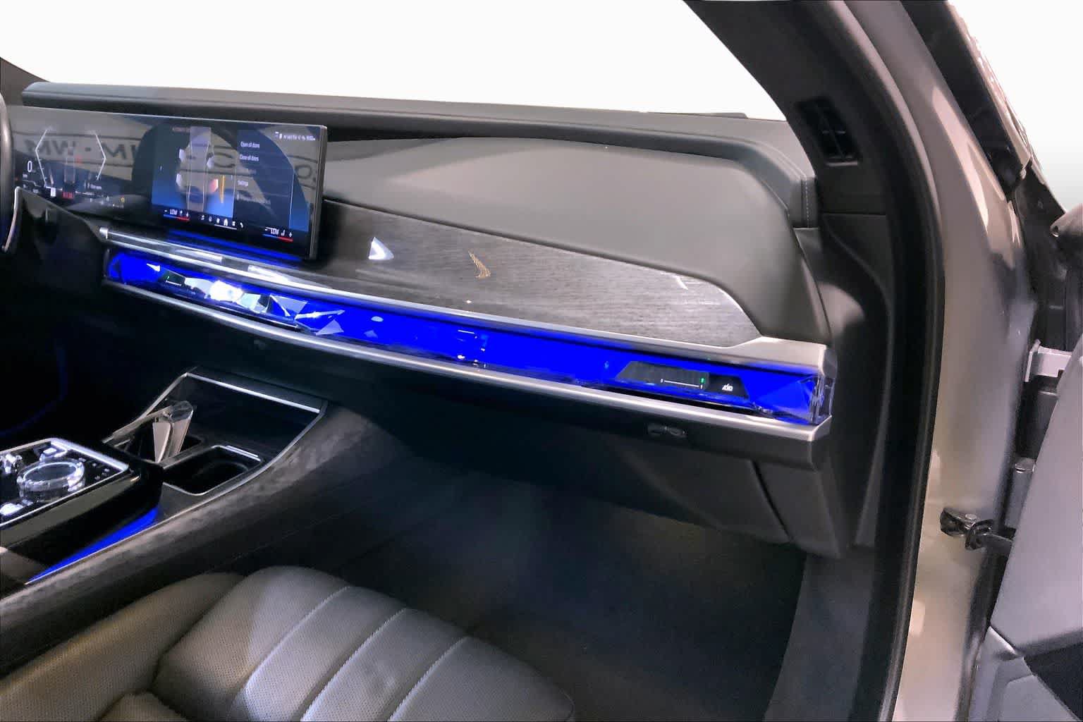 Certified 2023 BMW 760i xDrive AWD/4WD image 18