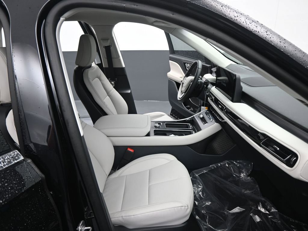 Used 2025 Lincoln Aviator 2WD w/ Equipment Group 101A image 5