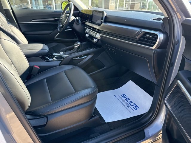 Used 2024 Kia Telluride S image 25