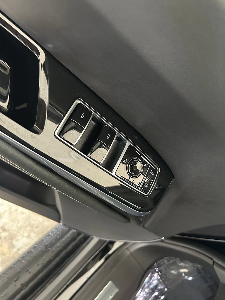 Used 2026 Cadillac Escalade 4WD image 41