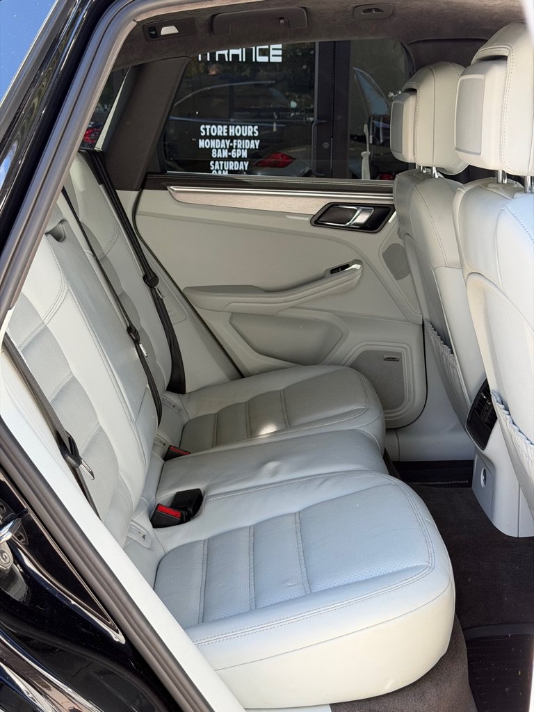 Used 2016 Porsche Macan Turbo AWD/4WD image 87