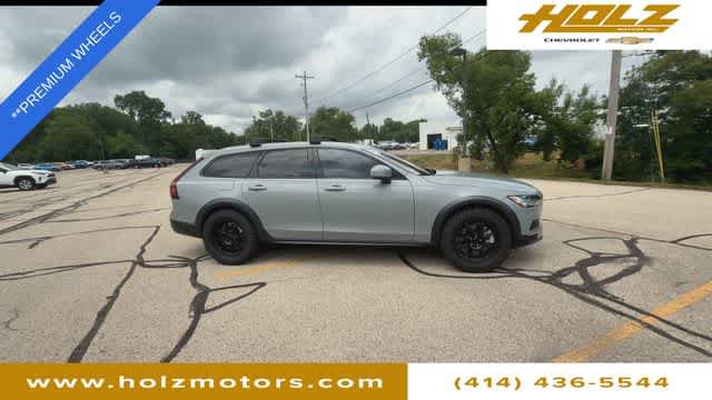 Used 2025 Volvo V90 B6 Cross Country Plus w/ Protection Package Premier AWD/4WD image 10