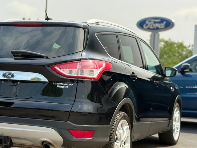 Used 2016 Ford Escape Titanium w/ Equipment Group 301A AWD/4WD image 39