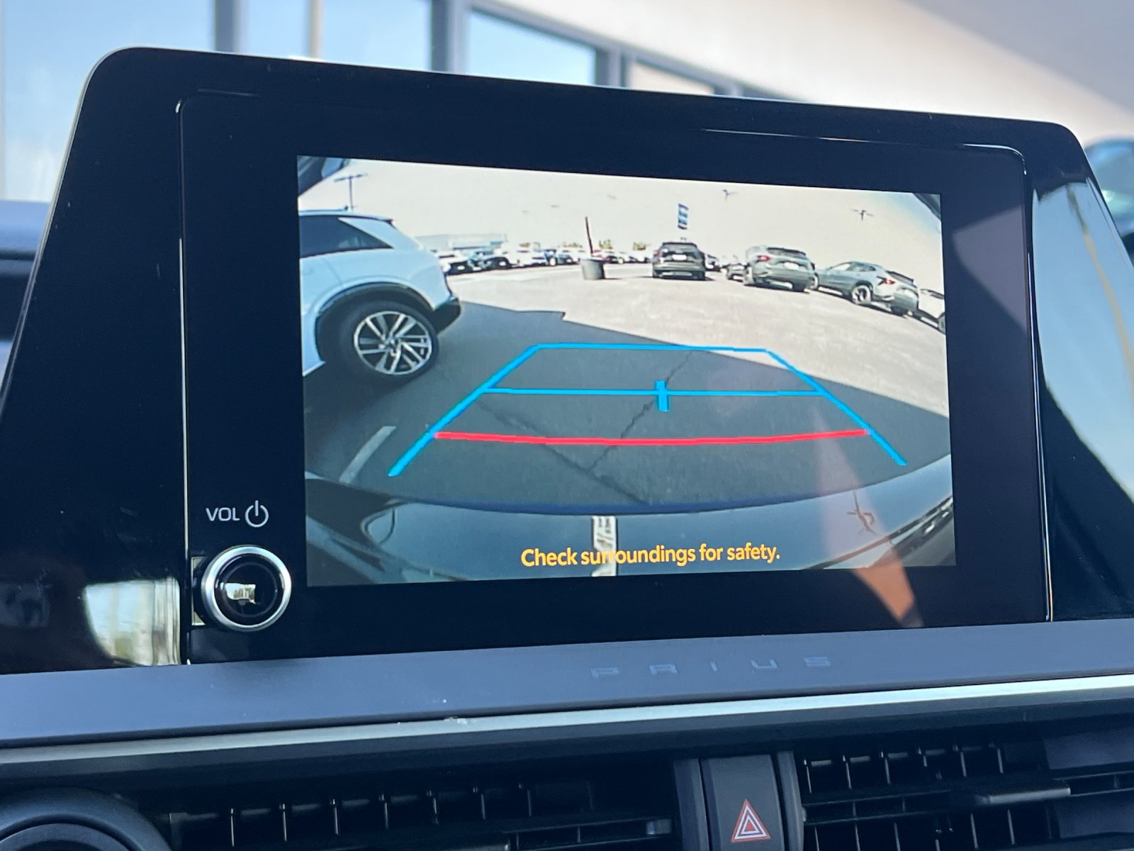 Used 2024 Toyota Prius XLE FWD image 18