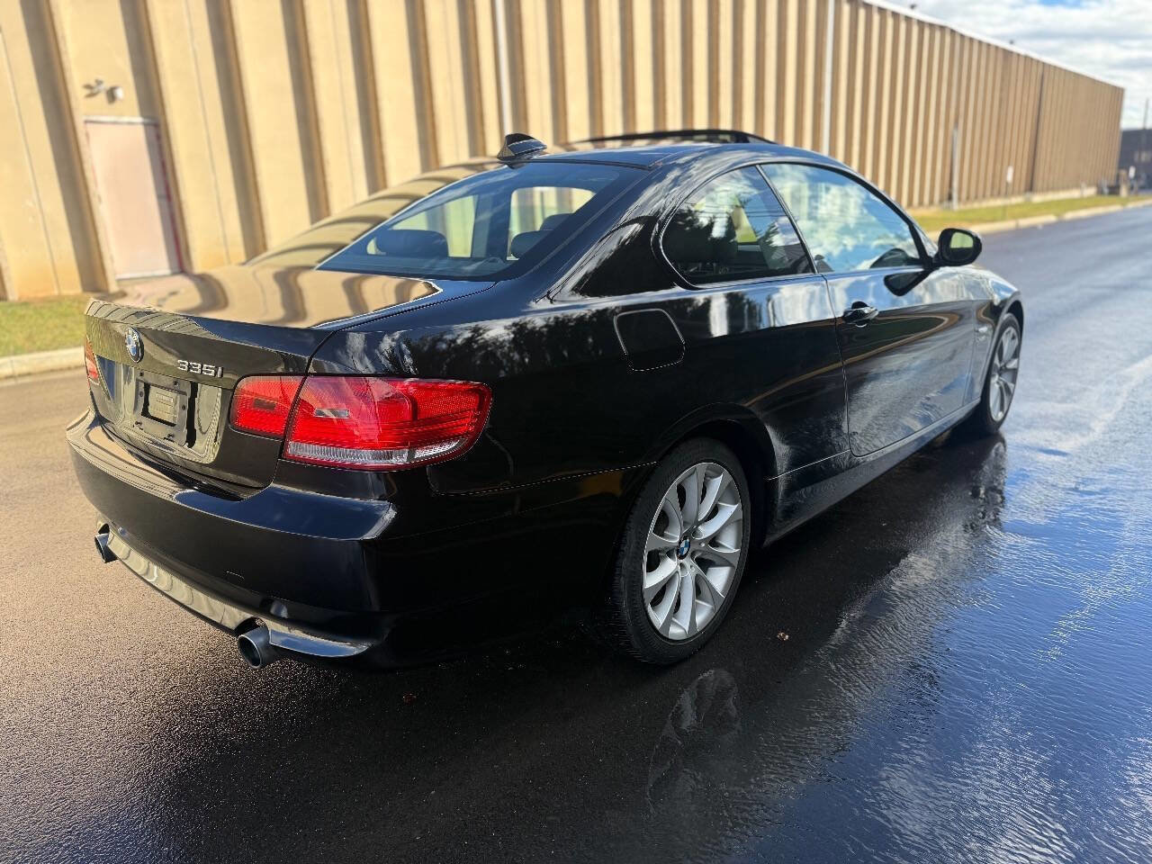 Used 2010 BMW 335i xDrive Coupe image 13