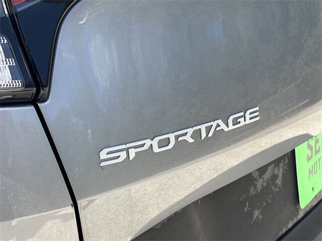 Used 2023 Kia Sportage LX image 31
