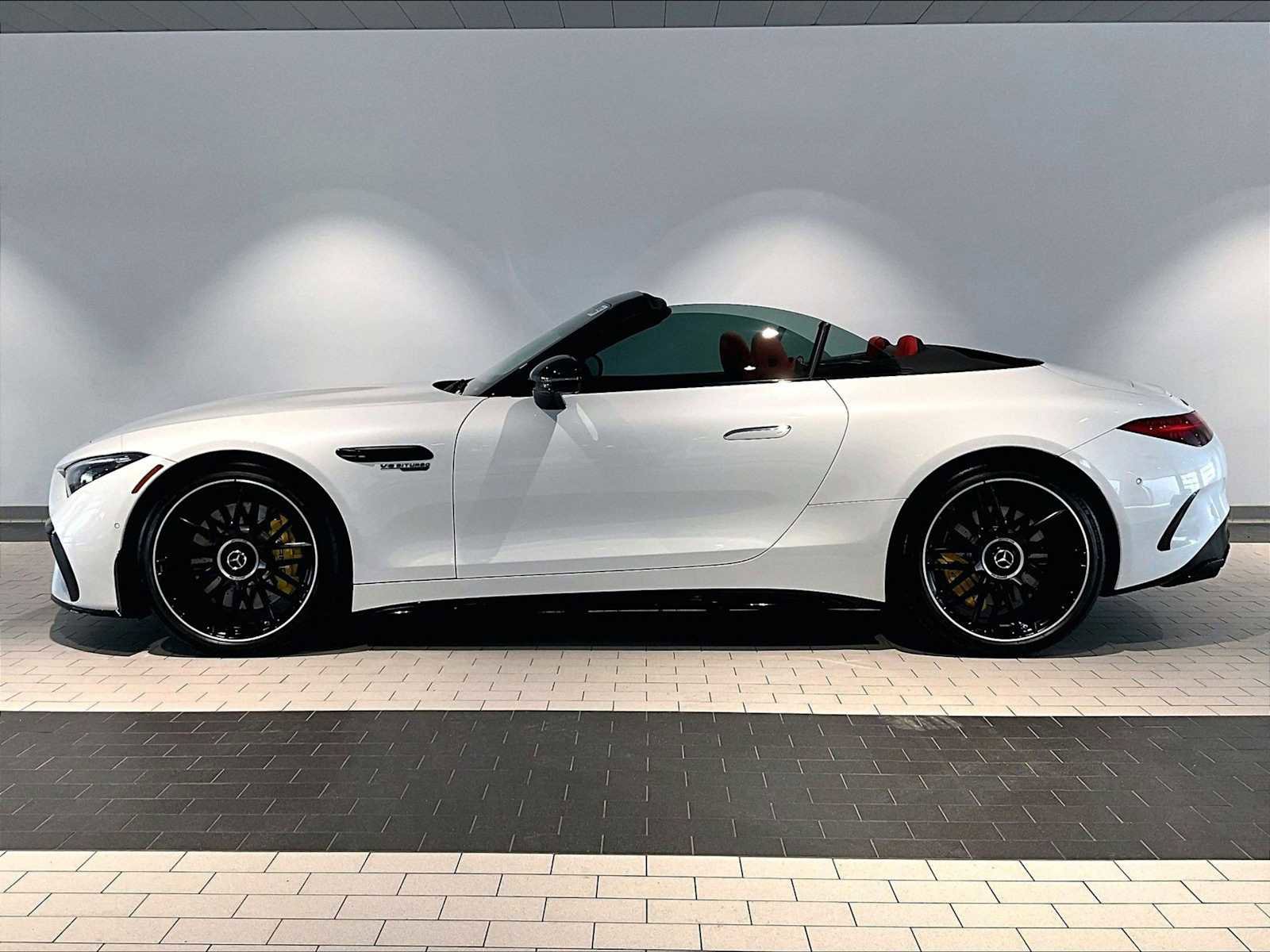 Used 2023 Mercedes-Benz SL 55 AMG 4MATIC image 2