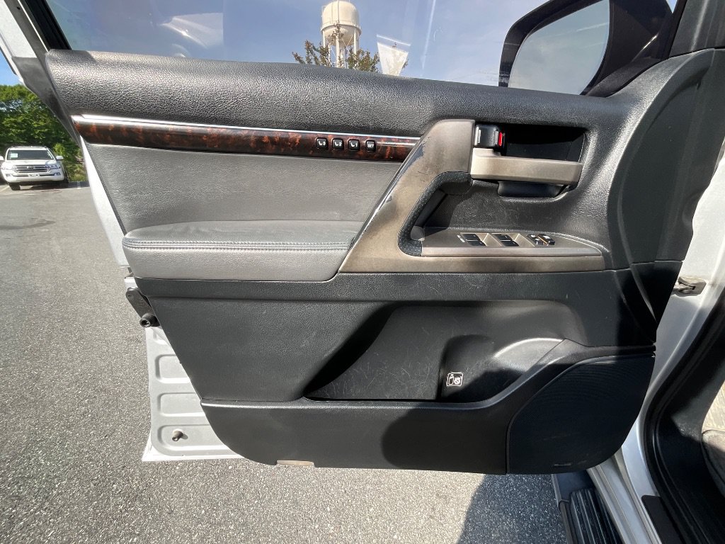 Used 2009 Toyota Land Cruiser AWD/4WD image 11