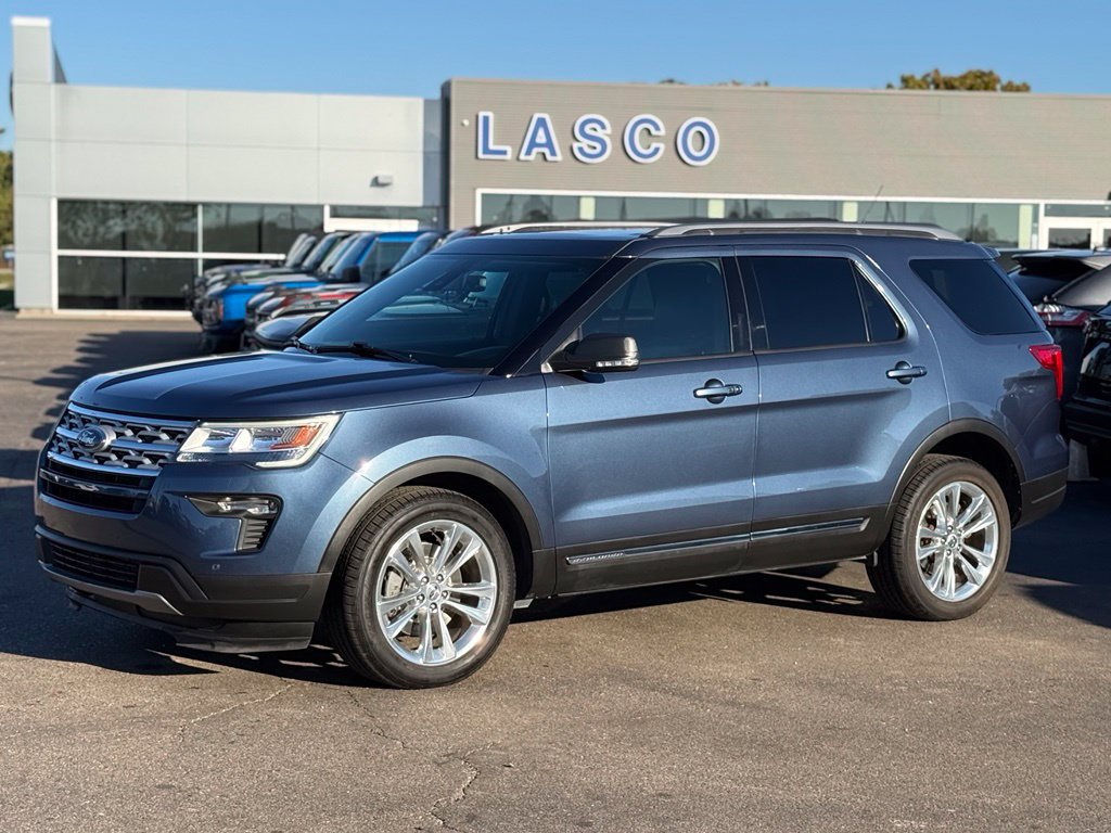 Used 2019 Ford Explorer XLT w/ Equipment Group 202A AWD/4WD image 38