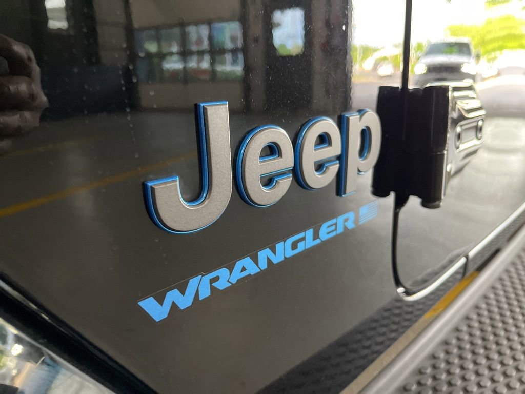 Used 2024 Jeep Wrangler High Altitude AWD/4WD image 15
