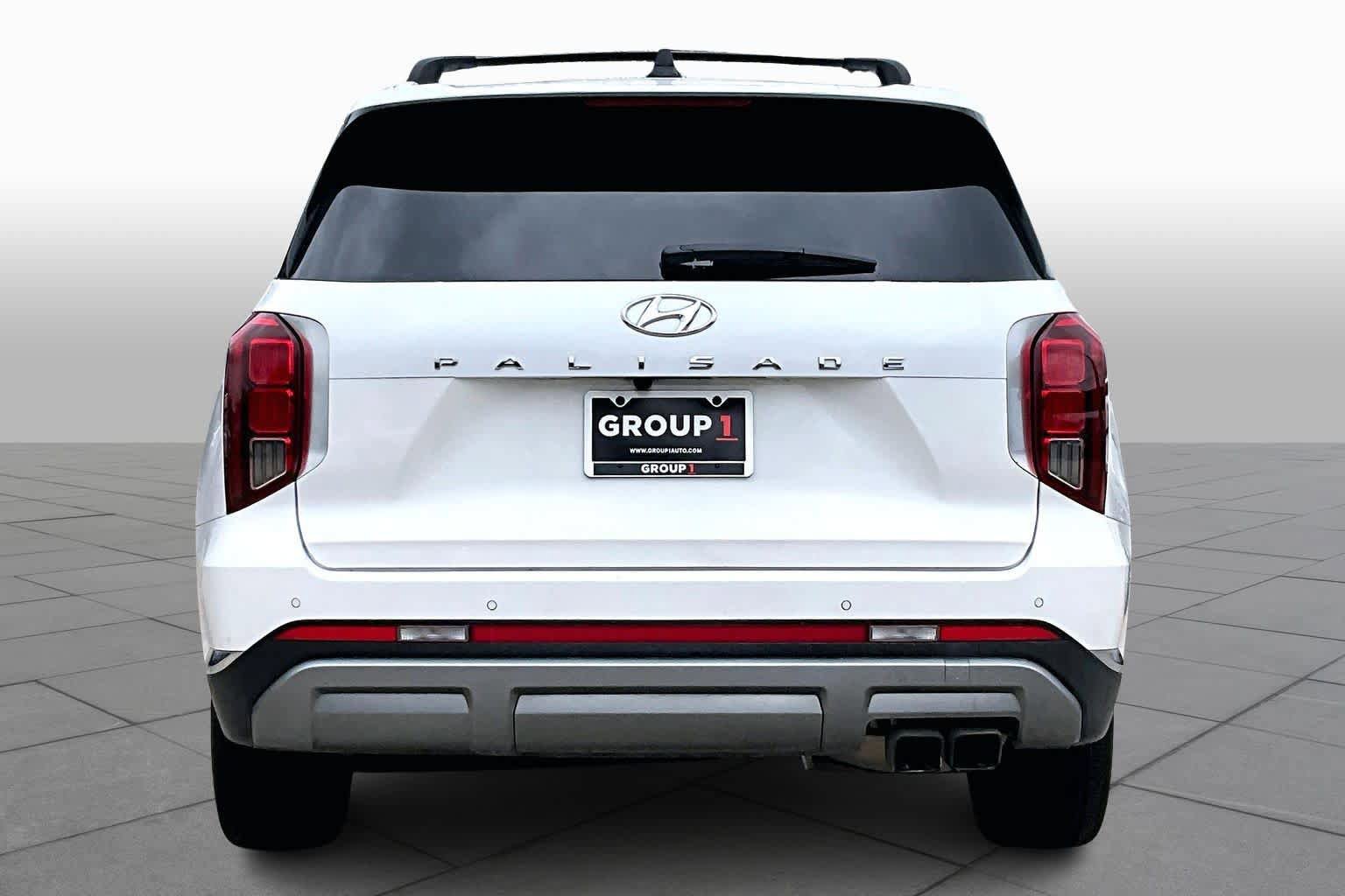 Used 2023 Hyundai Palisade Limited FWD image 5