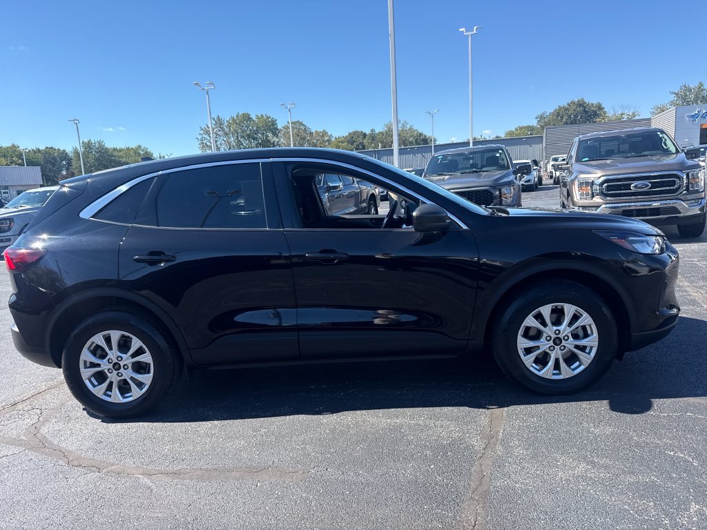 Used 2023 Ford Escape Active w/ Tech Pack #1 AWD/4WD image 6