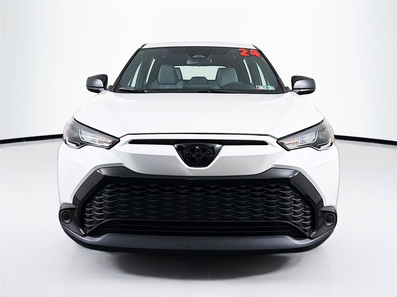 Used 2024 Toyota Corolla Cross S AWD/4WD image 2