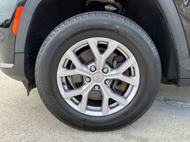 Used 2022 Jeep Grand Cherokee L Limited AWD/4WD image 13
