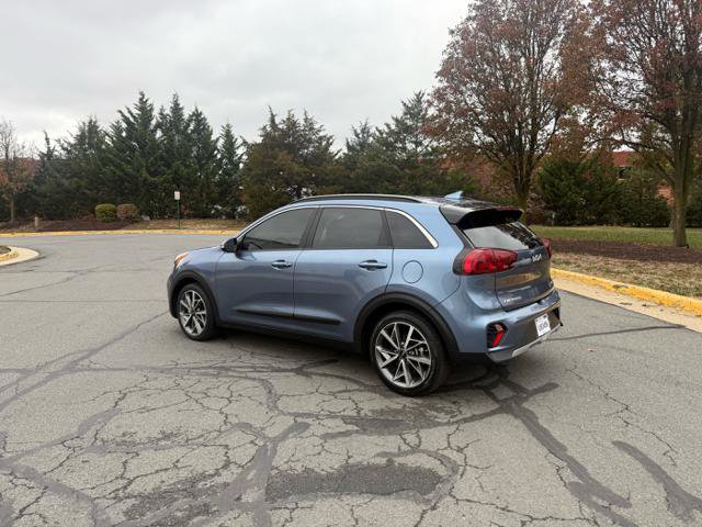Used 2022 Kia Niro Touring Special Edition image 3
