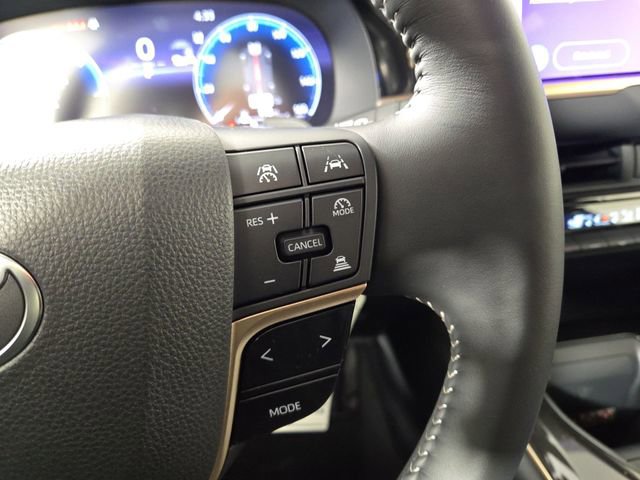 Used 2025 Toyota Crown Signia image 31