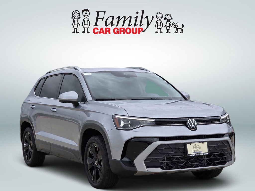 Used 2025 Volkswagen Taos SE FWD image 2