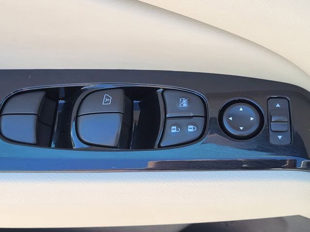 Certified 2025 Nissan Altima 2.5 SL FWD image 8