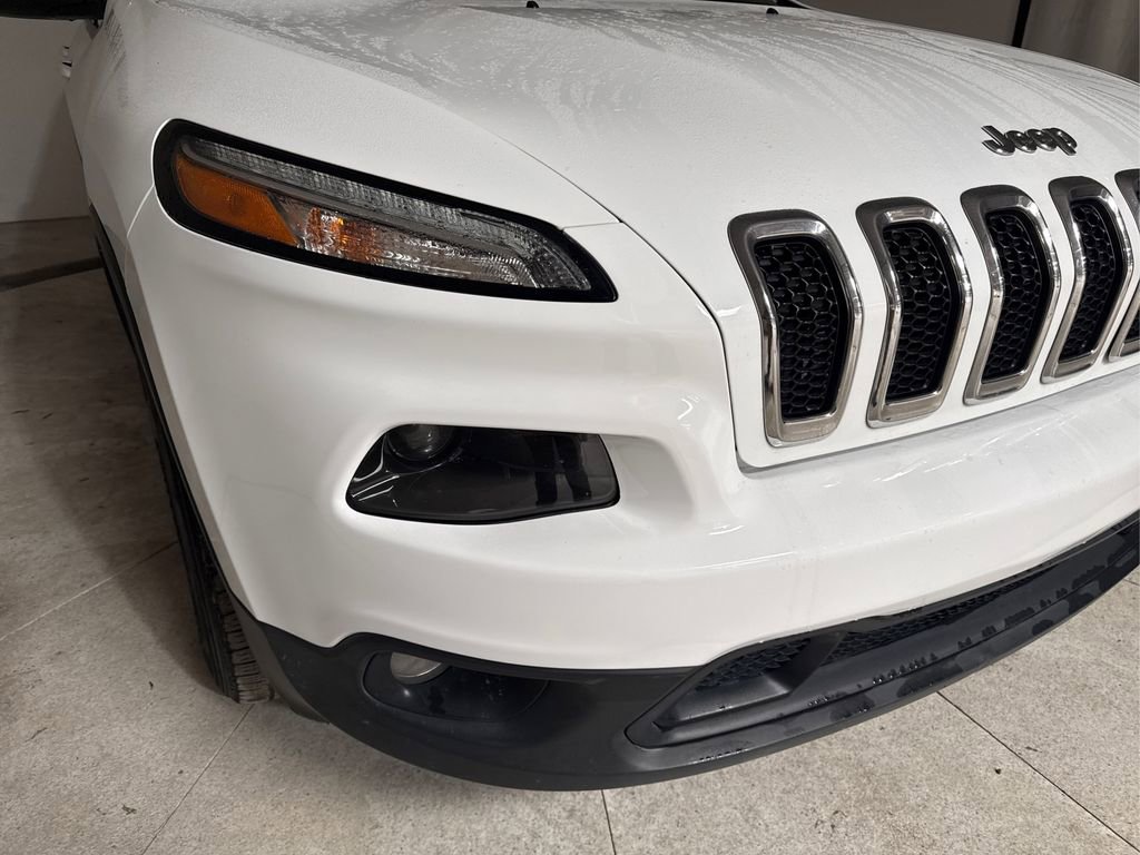 Used 2018 Jeep Cherokee Latitude image 16
