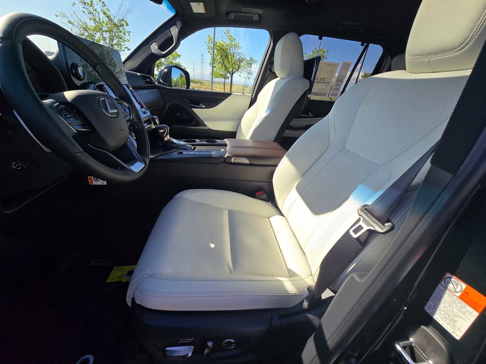 New 2026 Lexus LX 600 4WD w/ Luxury Package image 23