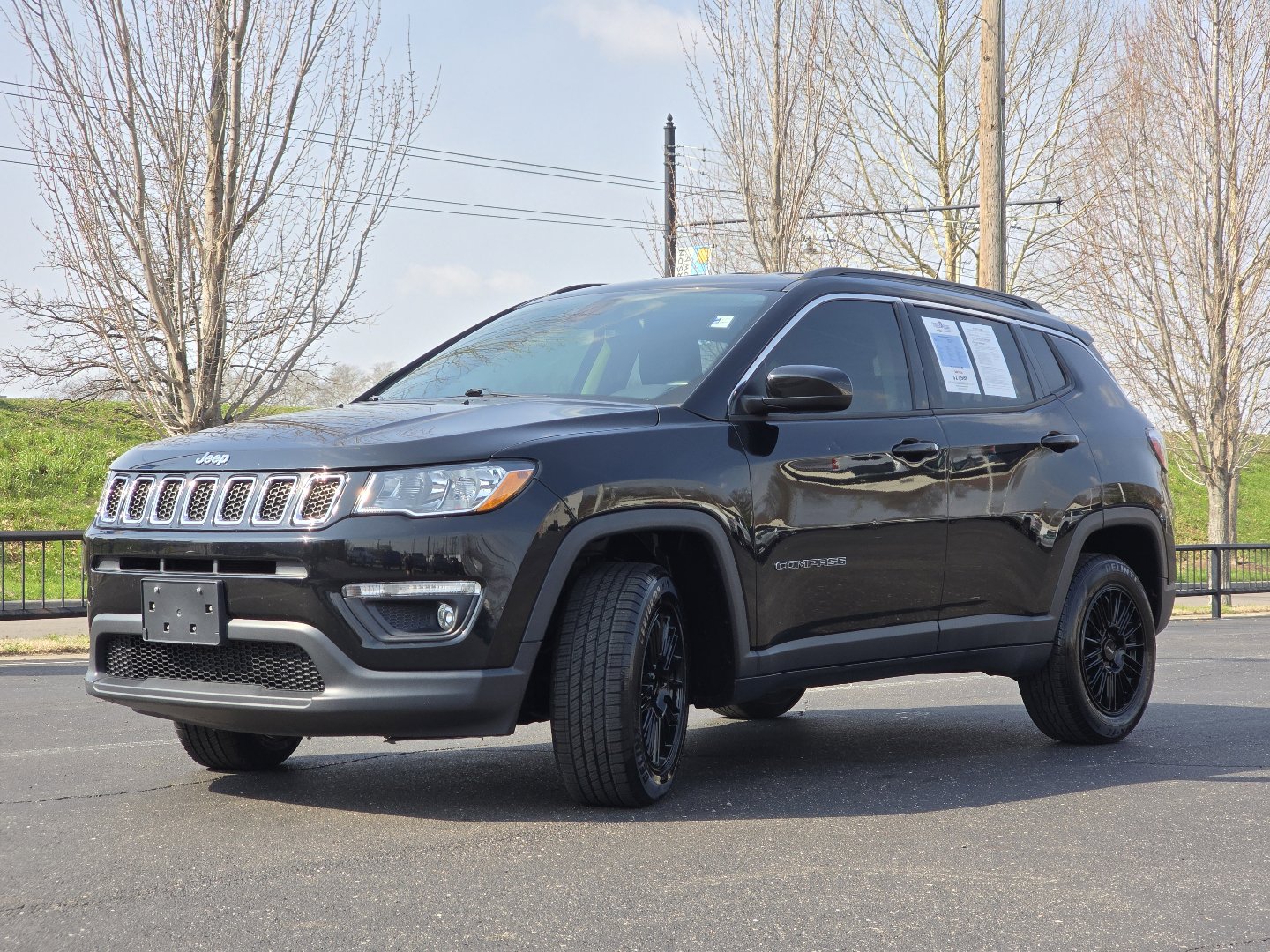 Used 2019 Jeep Compass Latitude w/ Cold Weather Group image 18