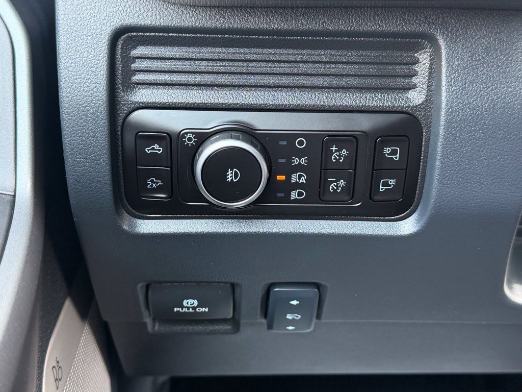 Used 2025 Ford F250 Lariat AWD/4WD image 22