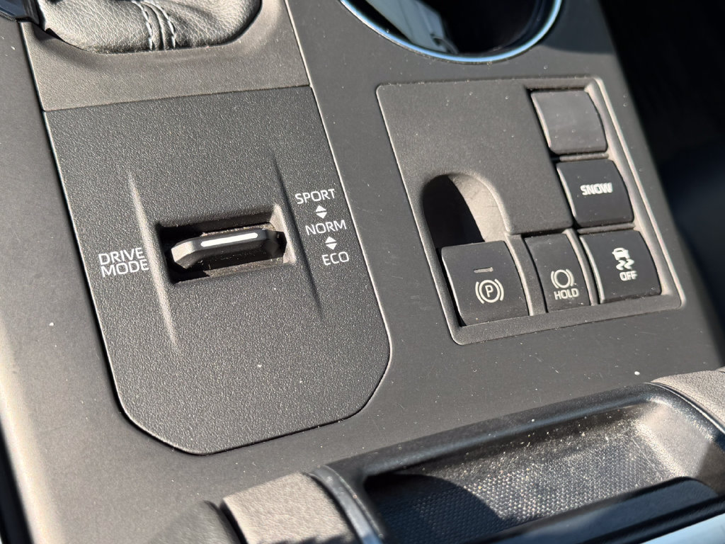 Used 2024 Toyota Highlander XLE FWD image 46