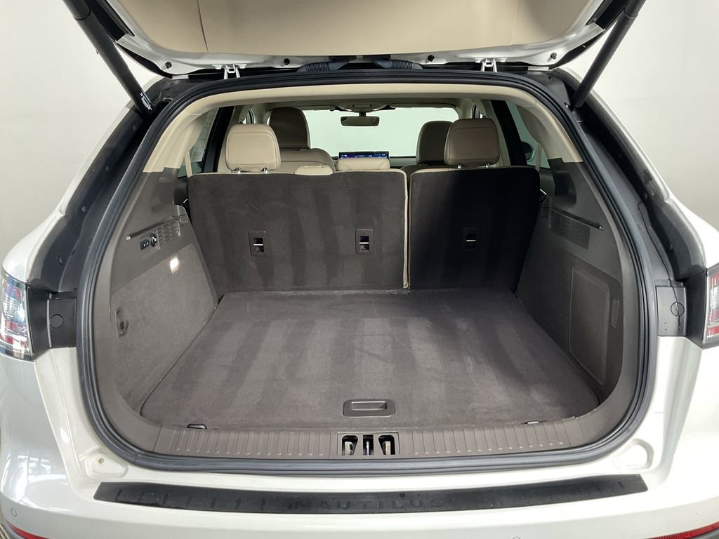 Used 2022 Lincoln Nautilus Reserve image 21