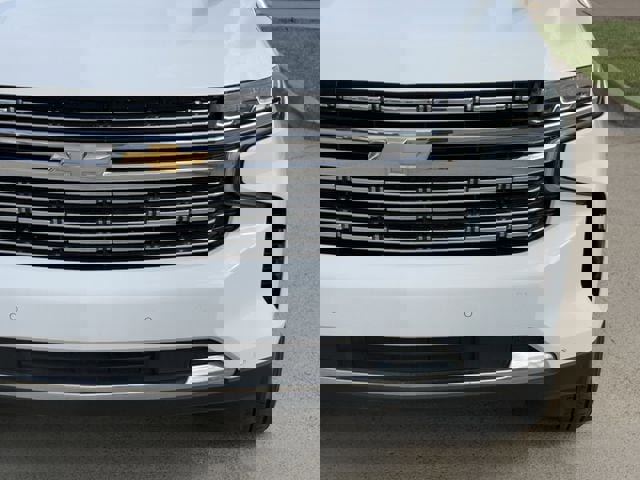 Used 2023 Chevrolet Suburban Premier AWD/4WD image 8