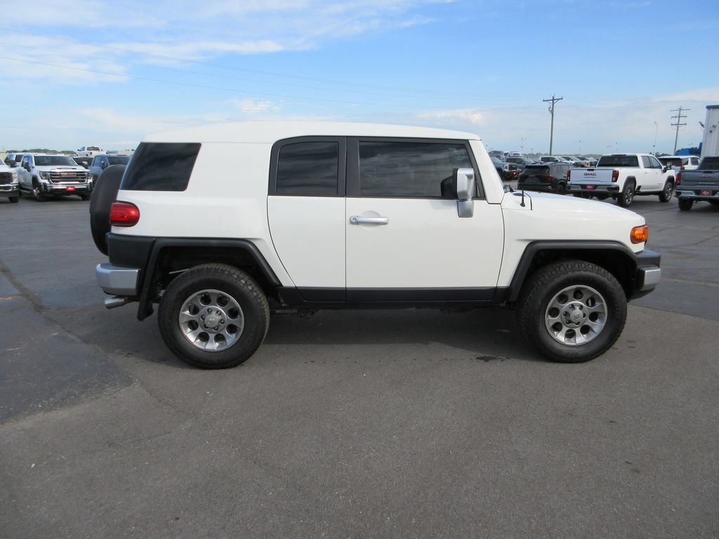 Used 2011 Toyota FJ Cruiser 4WD w/ Convenience Pkg image 4