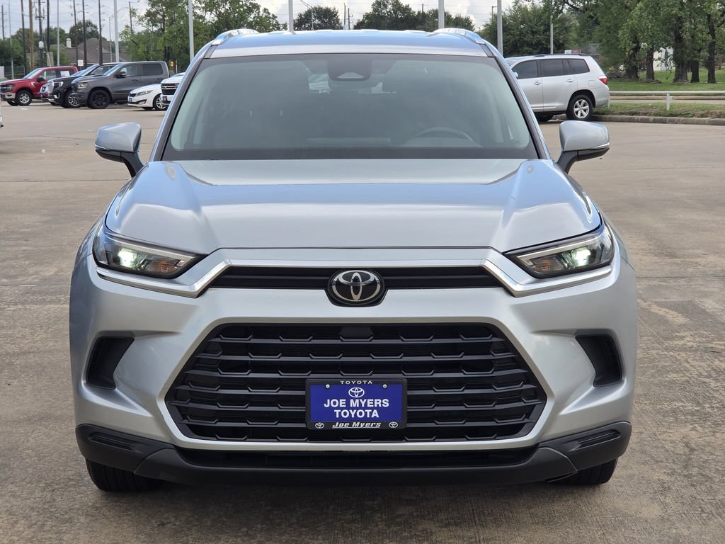 Used 2025 Toyota Grand Highlander AWD image 3